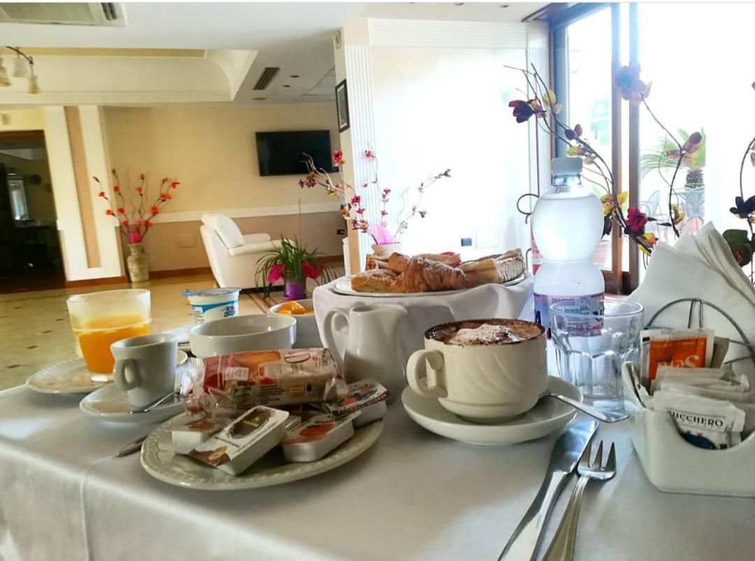 Venus Park Hotel Кастел Волтурно Екстериор снимка