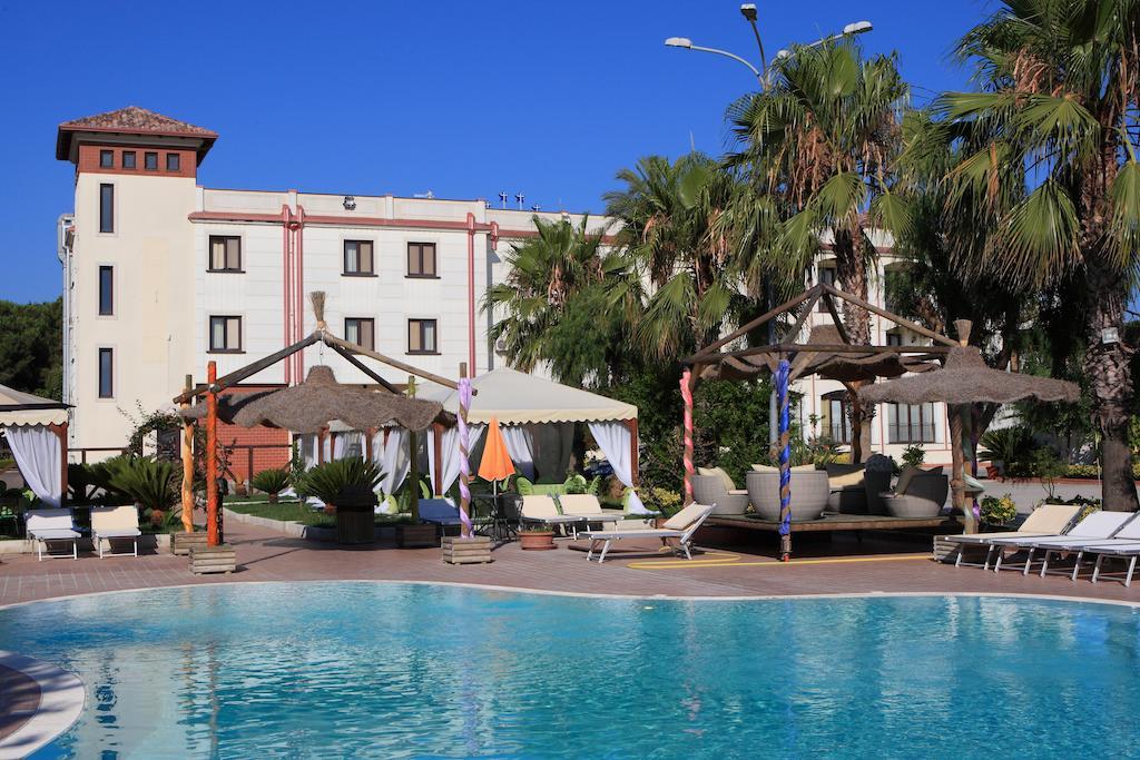 Venus Park Hotel Кастел Волтурно Екстериор снимка