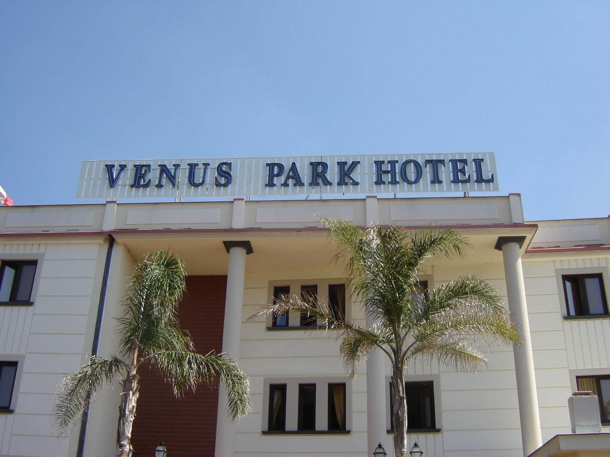 Venus Park Hotel Кастел Волтурно Екстериор снимка