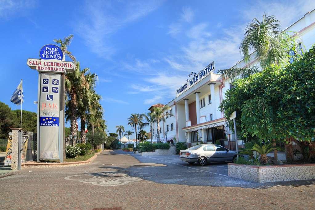 Venus Park Hotel Кастел Волтурно Екстериор снимка